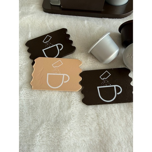 KidsKraft Wooden Keurig Coffee Maker Toy Brown Kitchen Pretend‎ Play - Picture 6 of 12